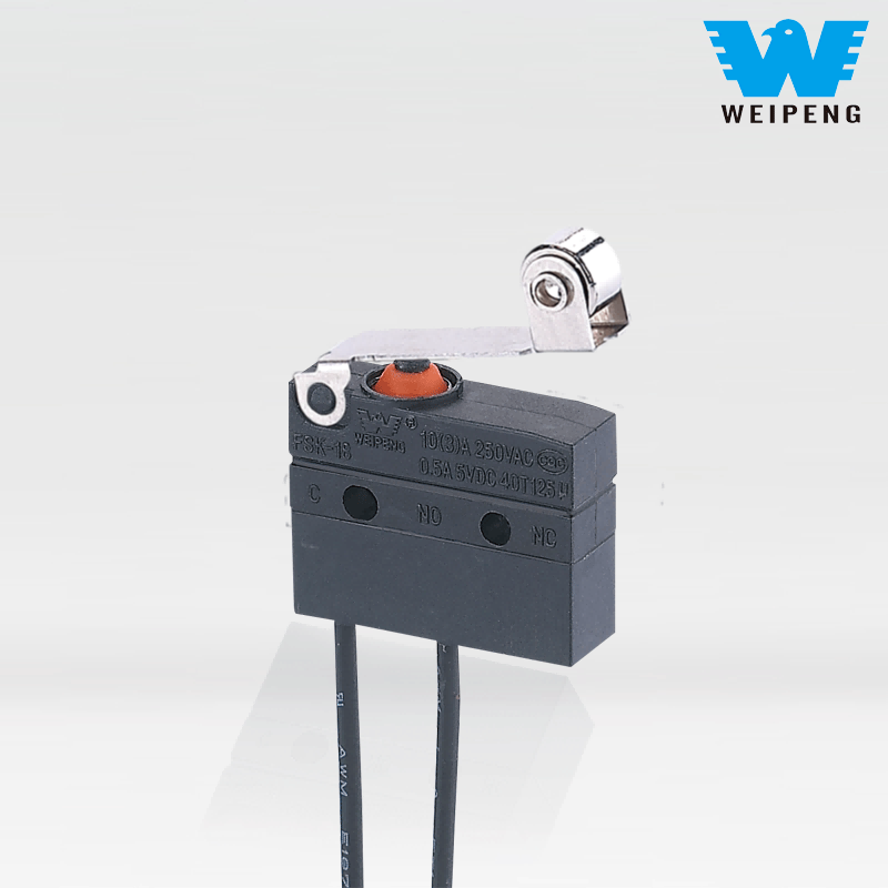 Vanntett mikrobryter med ledninger og spaker